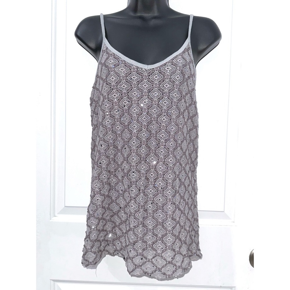BKE Boutique Gray Shimmery tank top